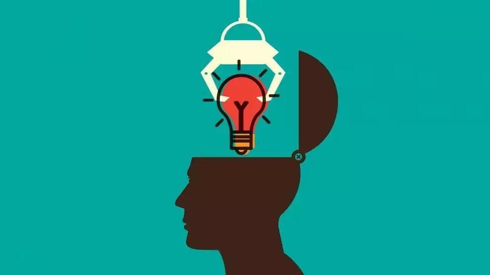 解密商业决策中的"愚蠢"：从苹果VR到Coinbase评分系统