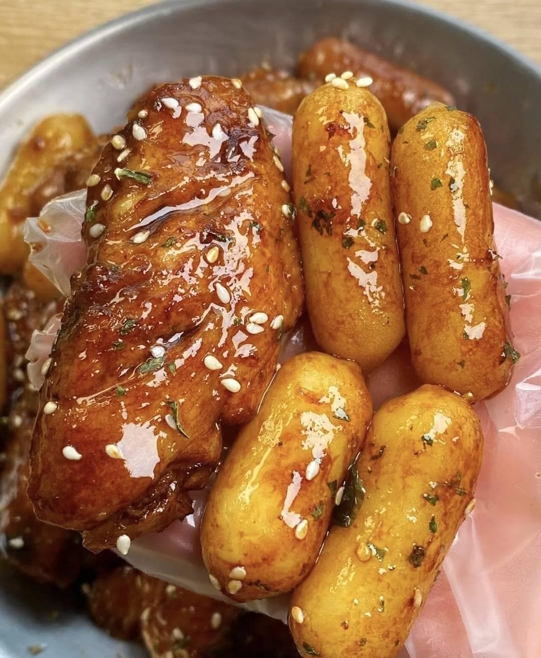 甜蜜邂逅，中西合璧——可乐鸡翅年糕的创意烹饪法