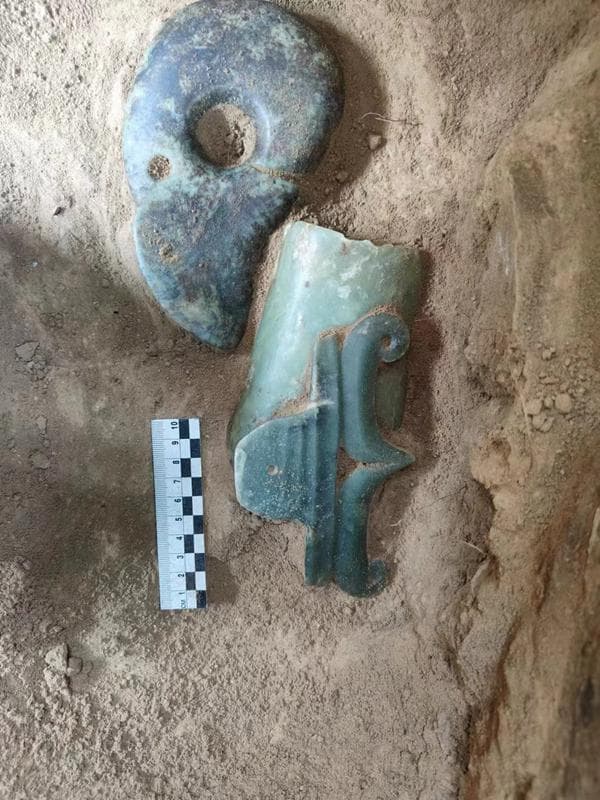 红山文化百年考古今有重大发现——内蒙古赤峰出土迄今体量最大玉龙