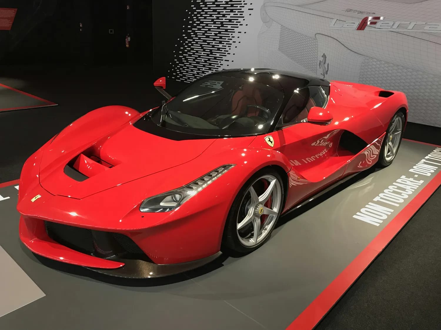 周杰伦的法拉利LaFerrari：从220万到650万美元的“保值神器”