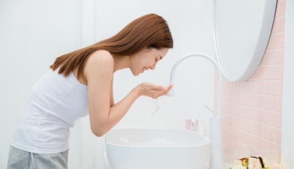 脸越洗越「脏」，可能是选错了洗脸方式！