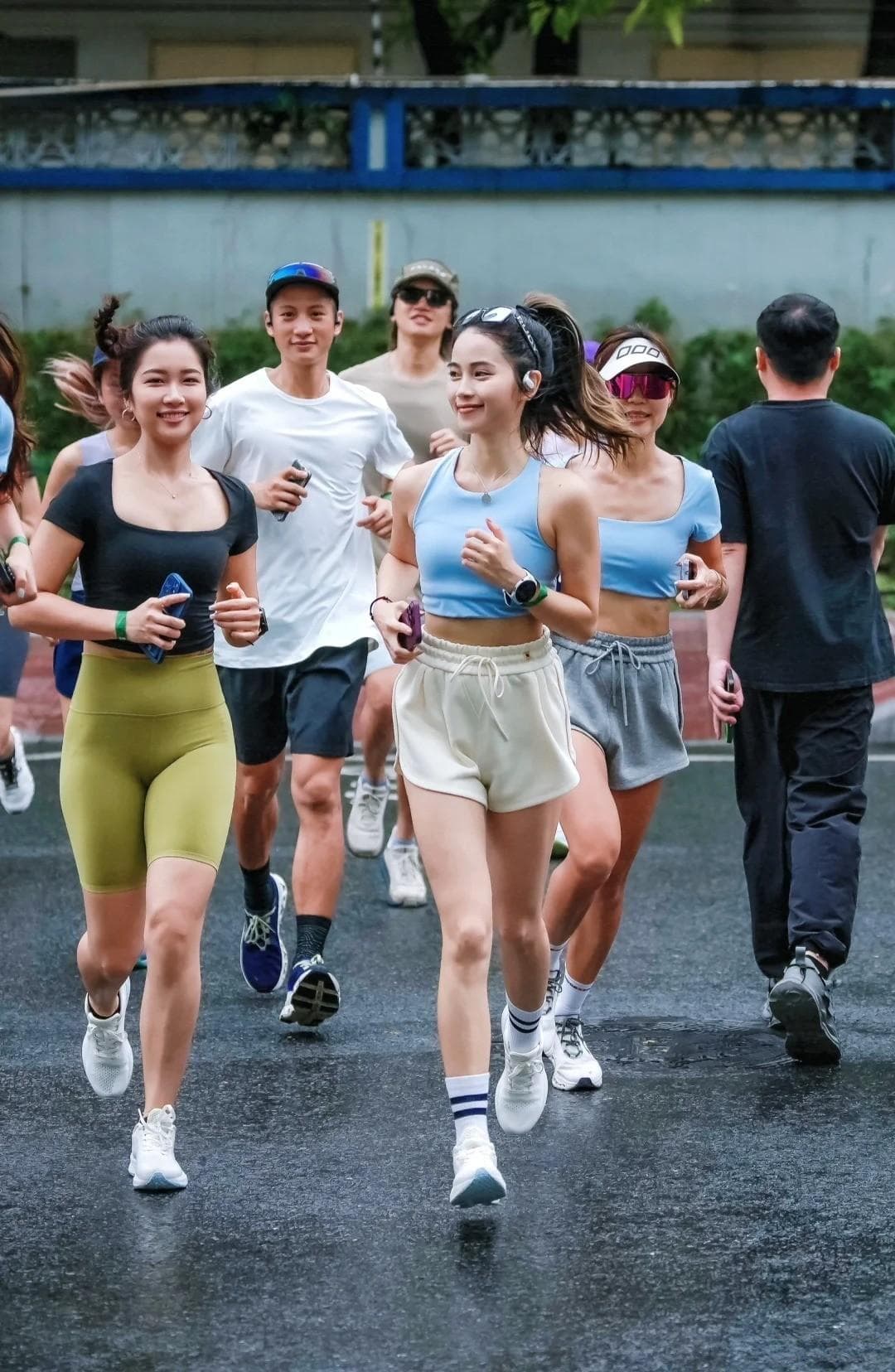 跑步机VS户外跑：哪个更适合你？