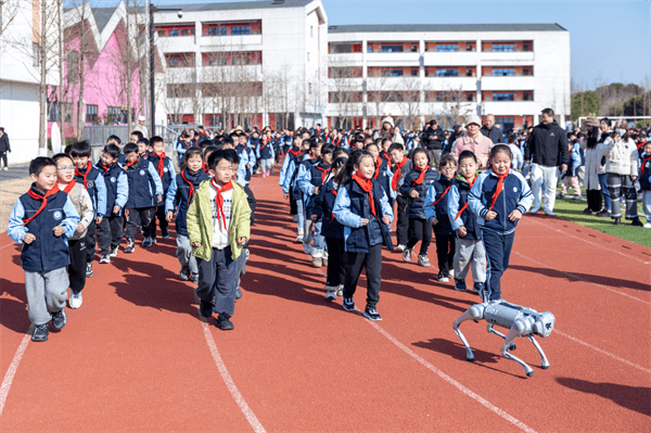江苏省昆山市信义小学实施"215专项行动"提升学生体质健康水平