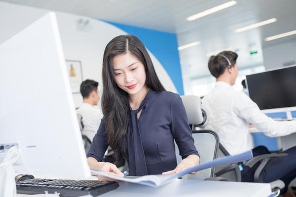 女职工正式提出离职申请，企业应予以尊重和妥善处理