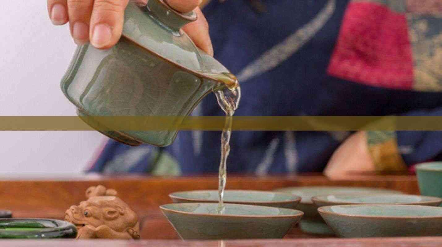 利用普洱茶渣改善土壤，为花卉提供养分的技巧