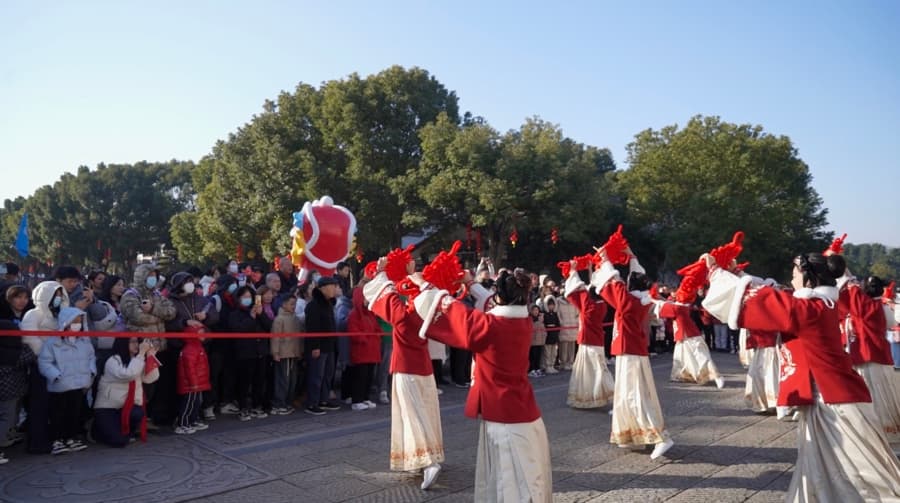 传统民俗遇上潮流文化，南浔古镇春节文旅消费热力值“拉满”