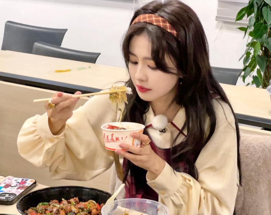 汉堡、养生餐、妈妈牌美食：揭秘明星剧组饮食