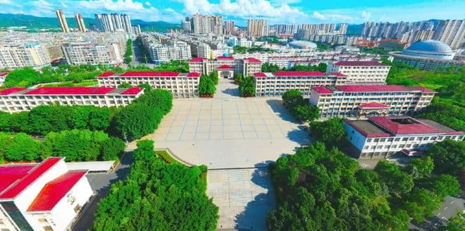 赣州初中教育璀璨明珠：前十名优质学府深度解读