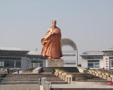 襄阳诸葛亮广场：历史与现代交织的璀璨明珠 🌟