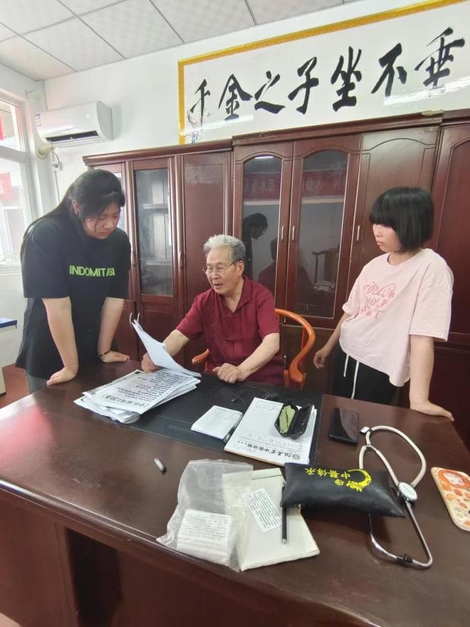 中医学习之路：师承与专长的选择对比