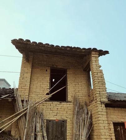 梦见小时候住过的老房子情景