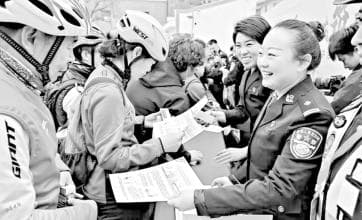 老年司机“无忧上路”，这些要点记心间