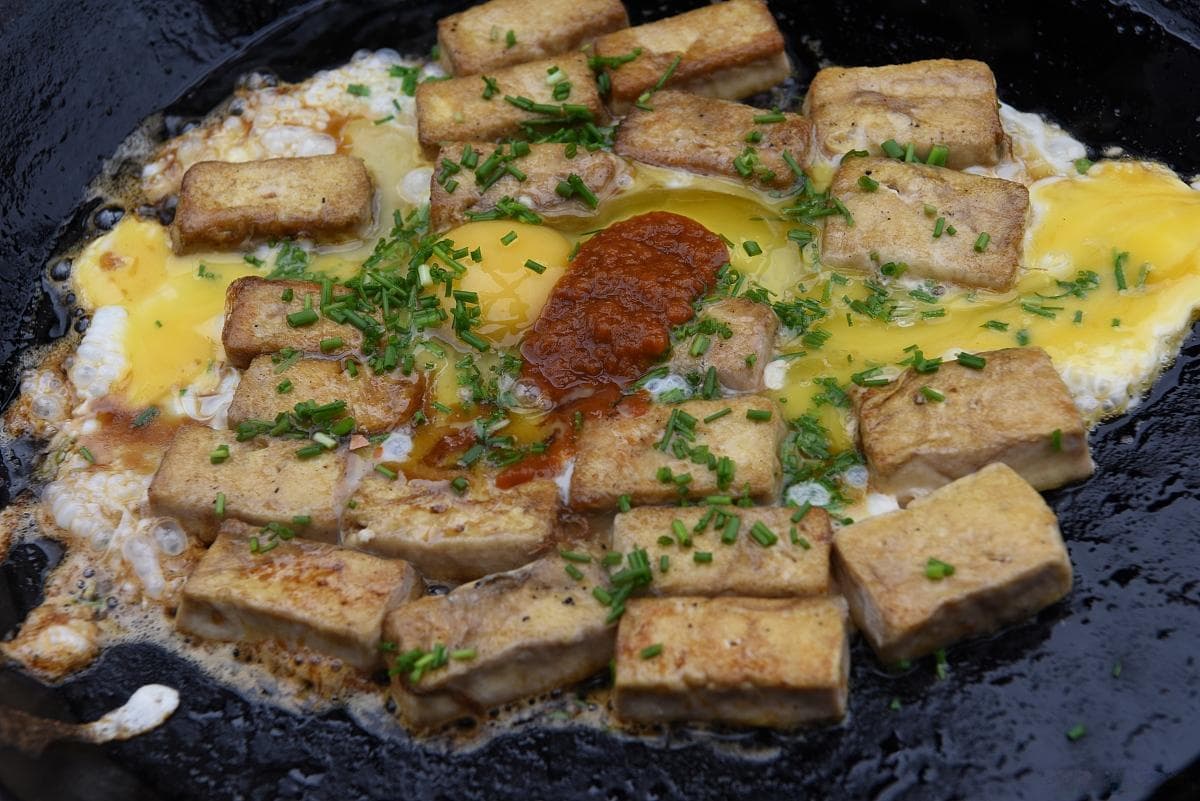 黄山美食探秘：十大地道佳肴，品味徽菜的魅力与山川灵气