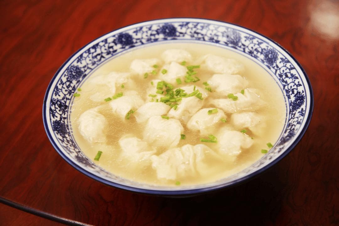 沙县小吃“扁食”制作详解：与馄饨的区别及两种美味吃法