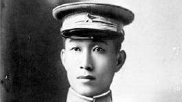 一代名将蔡锷，朱德早年是他的学生，毕业后又跟随他南征北战