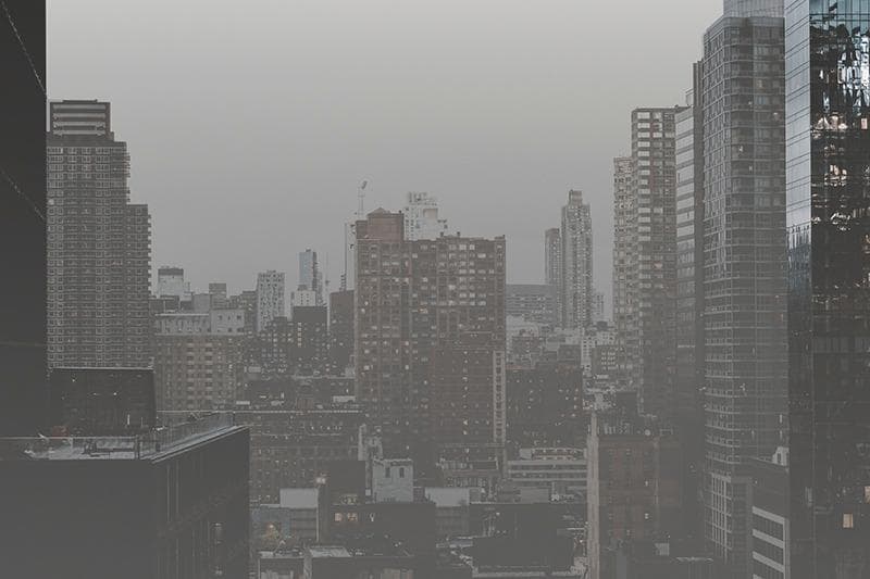 为何擦防晒后一定要卸妆？ 脸部清洁、卸妆知识与防晒护理关键解析