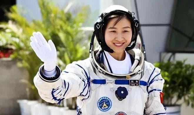 新中国建立后，共有6位女飞行员为航空事业献出了生命，她们是谁