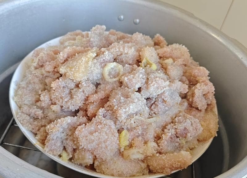 简单点，更好吃，不油腻，软糯的四川粉蒸肉