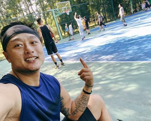 如何提高篮球投篮的手腕力量（15种有效的训练技巧）