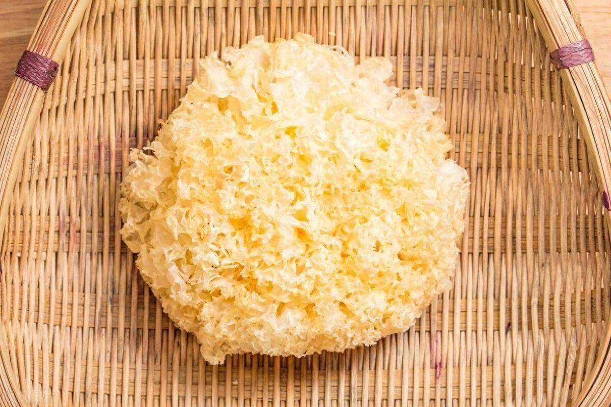 新鲜银耳完全指南：选购、处理与4种创意食谱