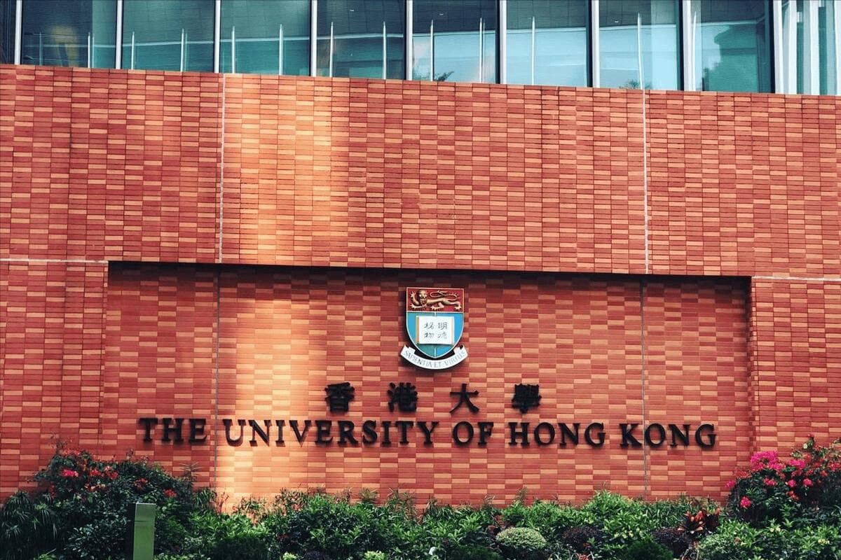 香港高等教育巅峰对决：港大VS港中文，各有什么优势？