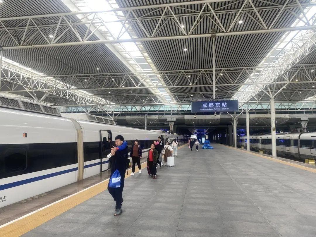 正式开行！成都到九寨沟更方便了