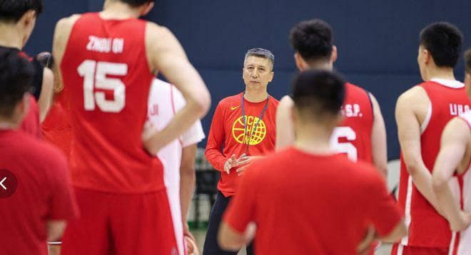 郭士强战术解析：中国男篮五后卫阵容迎战日本