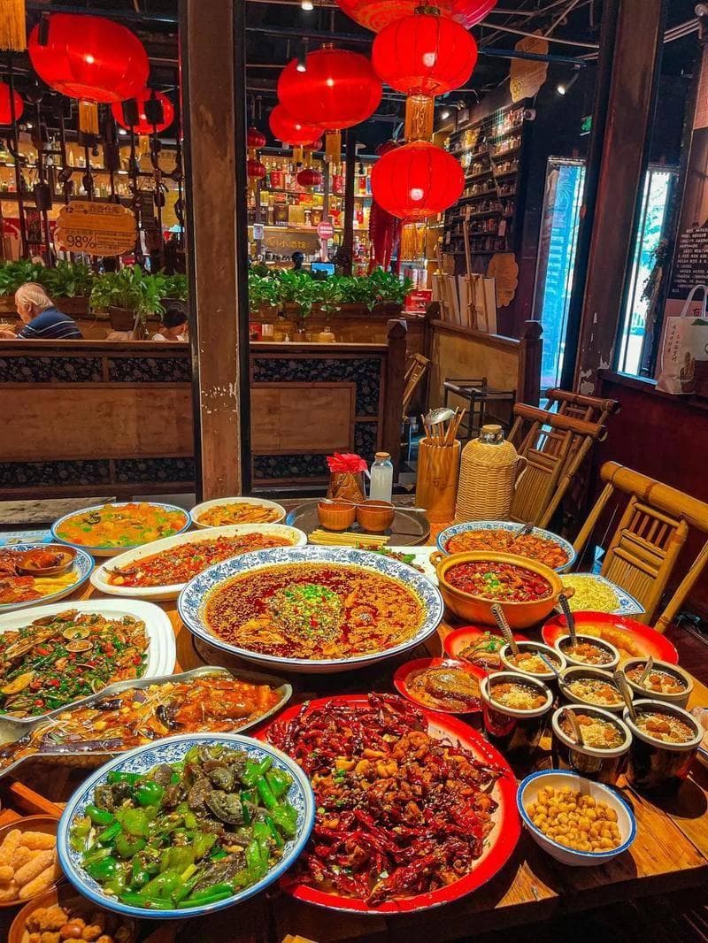 重庆美食攻略：从火锅到小面，解锁山城必吃美食地图