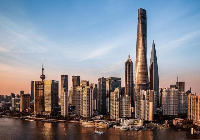 2025年上海房价预测：核心区域与新兴区域投资前景分析