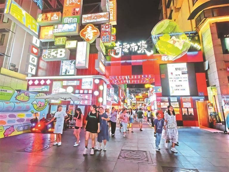 贵阳避暑“热出圈”！热门景点、商圈现状直击→