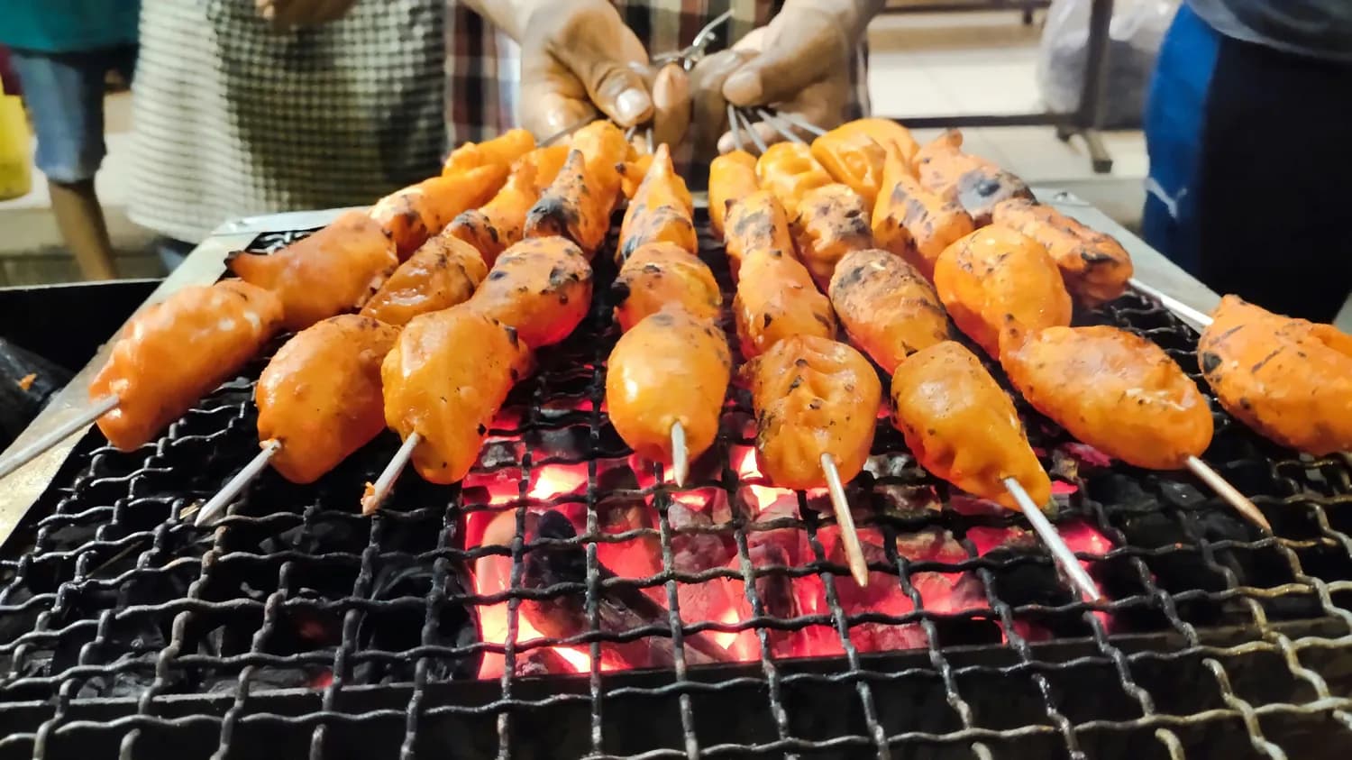 夜市烤面筋蘸料大揭秘：你绝对想不到的秘密！