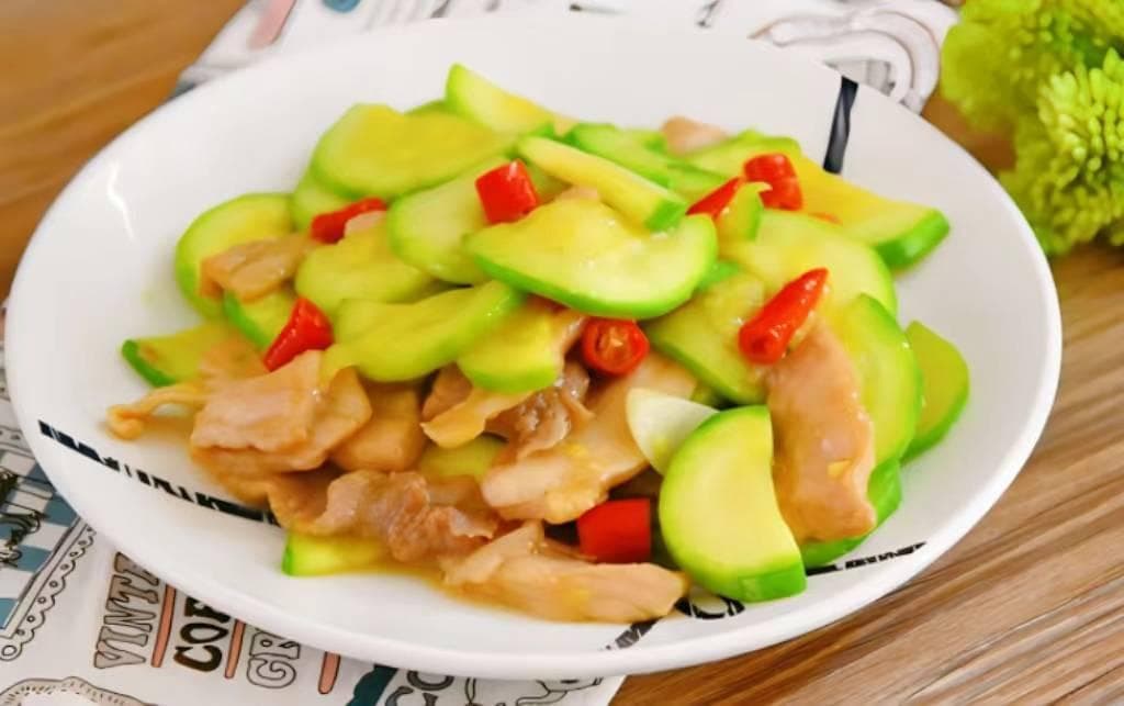 糖尿病食谱：西葫芦炒肉