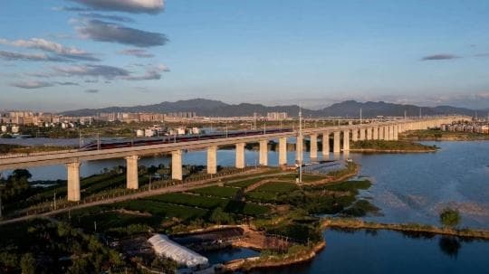 杭温圆梦！国内首条“双示范”高铁建成通车