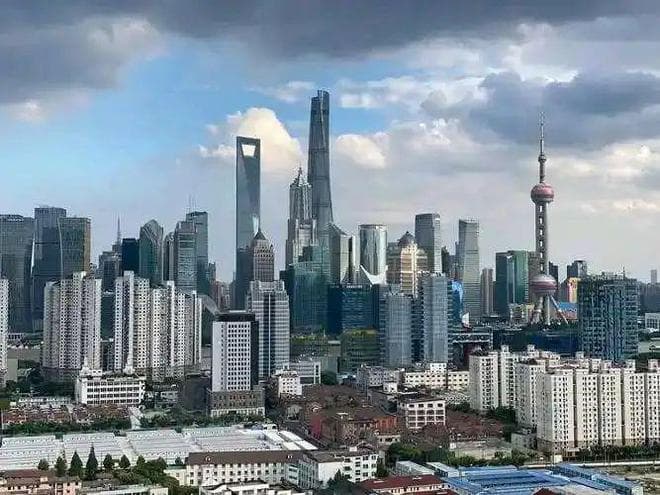 上海人为什么不愿卖掉房子去小城市买别墅？