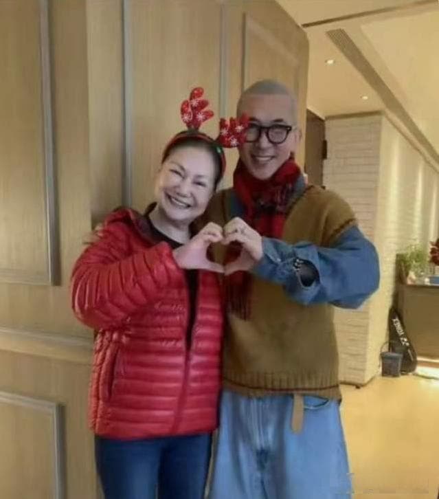 大S妈妈删除与具俊晔合照，一个动作引发的家庭变局