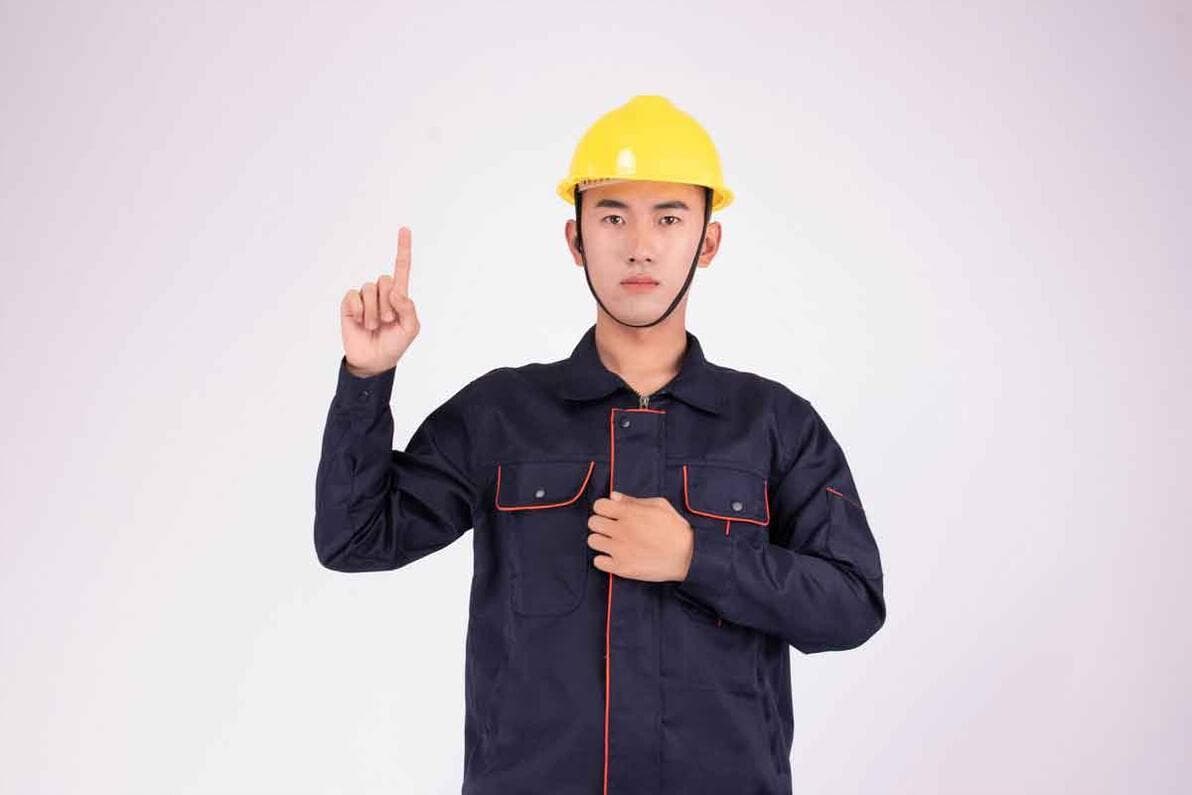 不透气工作服 = 职场酷刑？透气性能必须重视