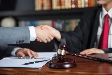 公司被起诉了怎么办？法律条款详解