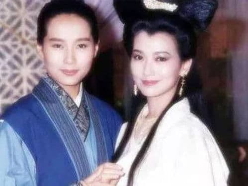 湖南春晚创新演绎白娘子：传统与科技的完美融合