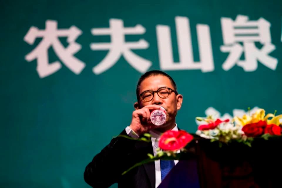 钟睒睒首次公开回应"忘恩负义"说，娃哈哈不予置评