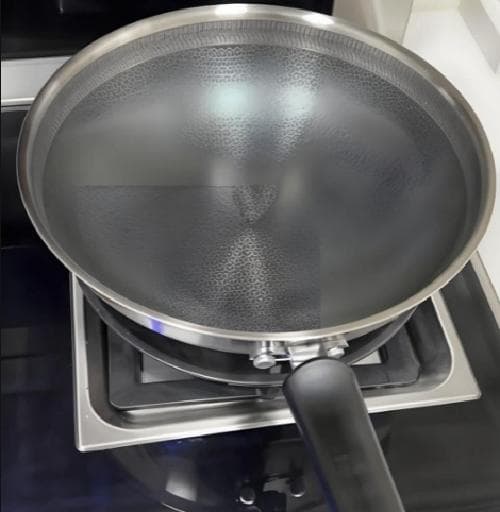 不锈钢锅和铁锅哪个安全健康？一文详解材质特点与健康风险