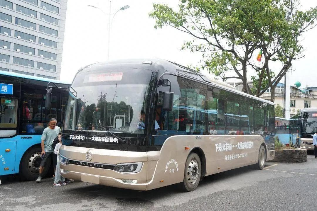 大理旅游公交快线开通：新能源车直达古城，票价仅5元