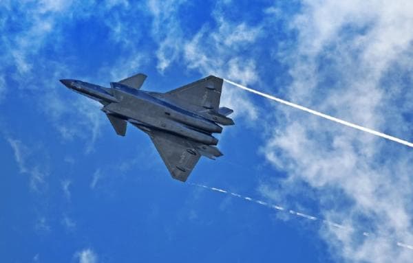 中国空军司令对歼-20表示满意，未来改进可期