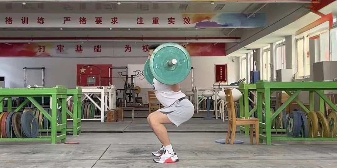 深蹲最容易出现的4种错误，记得避雷！
