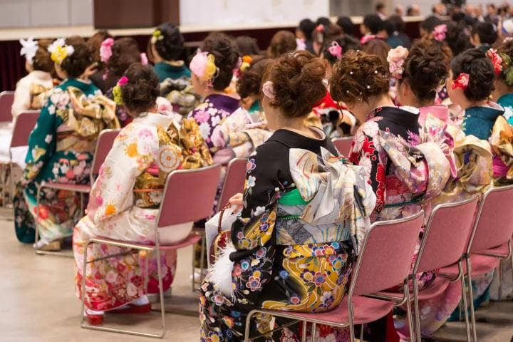 日本成人之日：20岁年轻人的成人式传统与文化