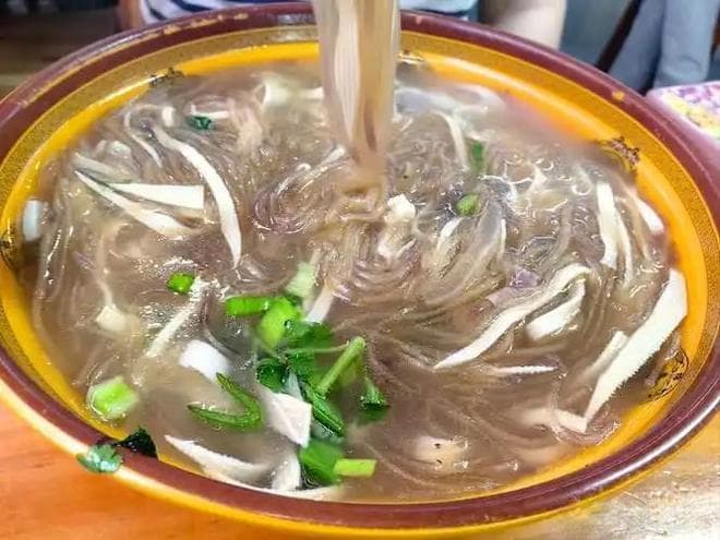 自制牛肉粉丝汤：温暖身心的美味佳肴