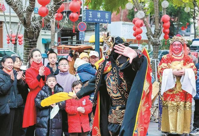 来玉林 过欢乐热闹的街巷年