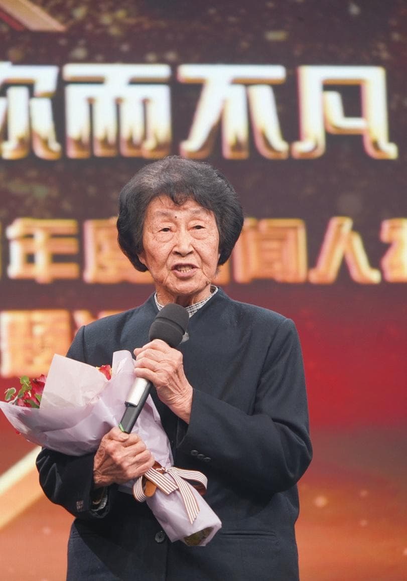 于漪《点亮生命灯火》：一位人民教育家的教育智慧