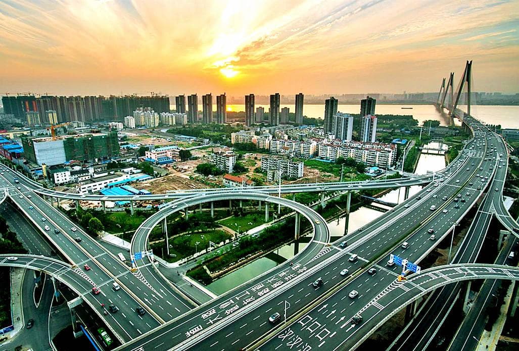 武汉共辖13个行政区，这13个区哪个区的土地面积最“值”钱呢