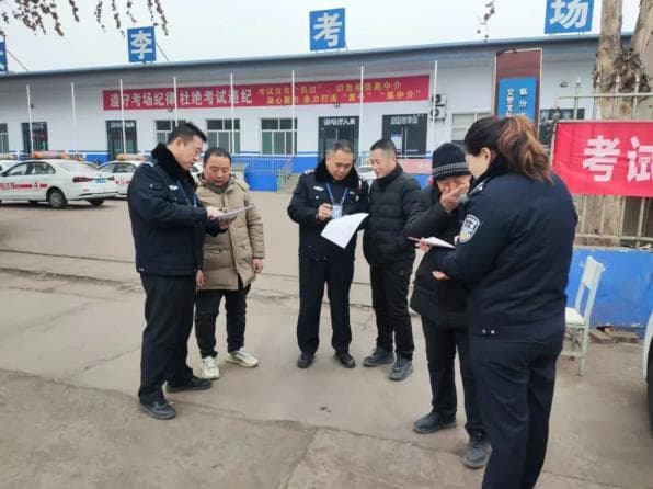 临汾公安交警走进驾校开展交通安全宣传活动