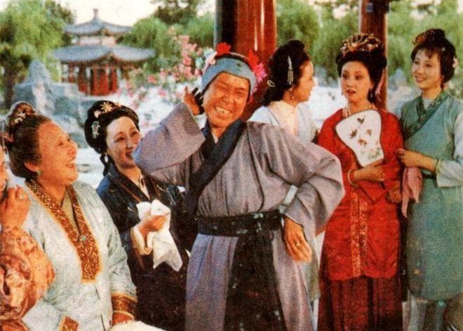 《红楼梦》中刘姥姥出场仅3次，她的真实身份到底是什么？